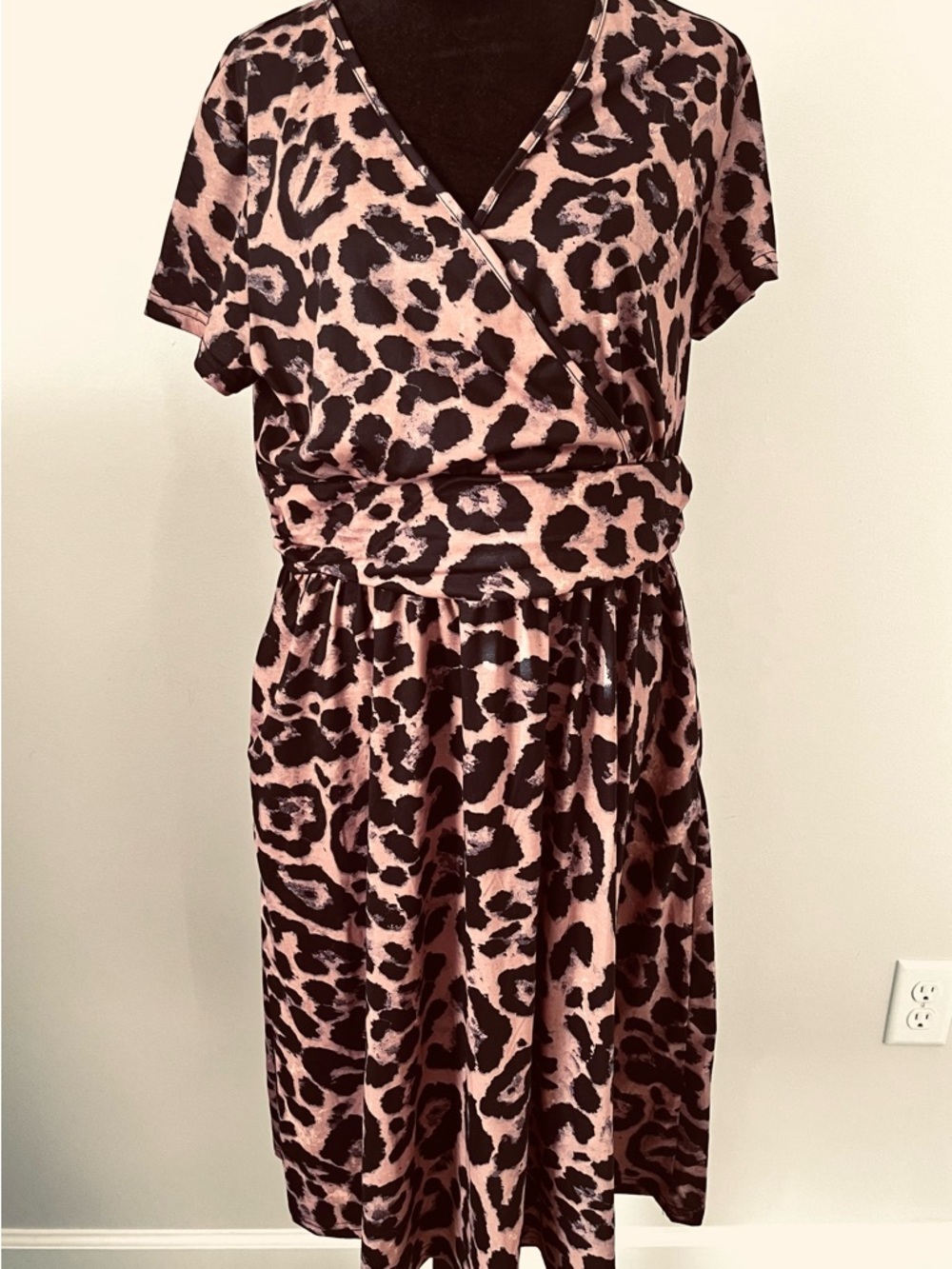 NWT Ouges Women XL Leopard Animal Print Midi Wrap Dress Short Sleeve Summer Boho